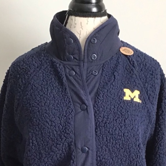 PINK VS University of Michigan Oversized Sherpa Jacket NWT - Picture 3 of 7
